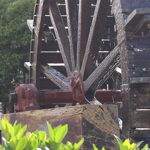 Picture of Windsor Mall with water wheel